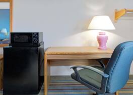 スーパー 8 バイ ウィンダム ポントゥーン ビーチ イリノイ / セントルイス ミズーリ エリア 写真