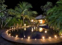 ニュール インダービーチ ホテル 写真