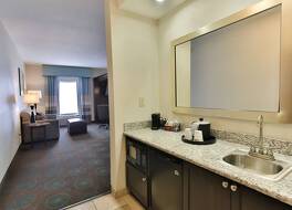 ハンプトン イン & スイーツ ミドルブリー 写真