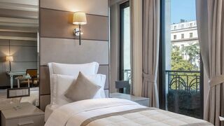 アンバサドリ トビリシ ホテル