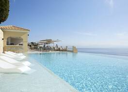 マーベラ ニド スイート ホテル&ヴィラズ 【大人専用】