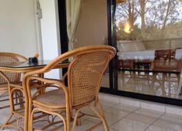 ノヴェナ パームズ モーテル 写真