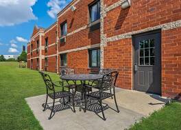 スーパー 8 バイ ウィンダム エルギン 写真