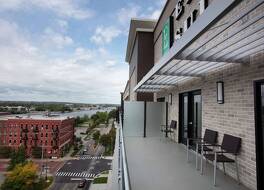 エンバシー スイーツ バイ ヒルトン グランド ラピッズ ダウンタウン 写真