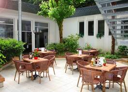 アドニス ルルド ノートルダム ド ラ サルト 写真