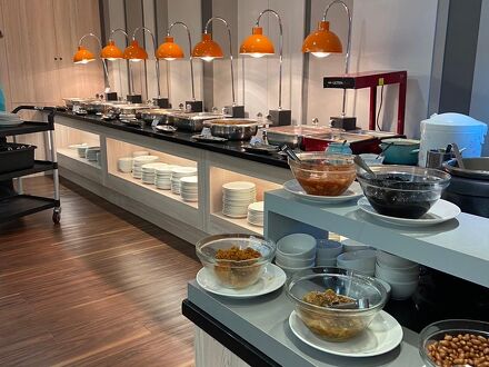 ホリデイ イン エクスプレス タイペイ トレイン ステーション 写真