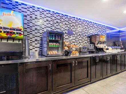 ベスト ウェスタン マッカラン イン 写真