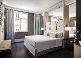 シナ ベルニーニ ブリストル オートグラフ コレクション 写真