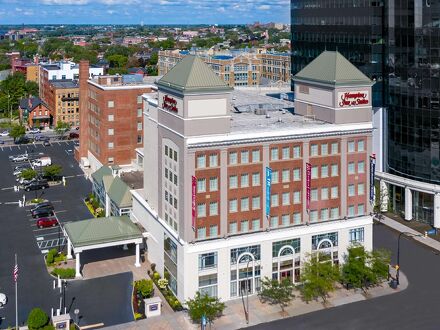 ハンプトン イン & スイーツ バッファロー ダウンタウン 写真