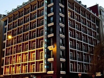 ツーリスト ホテル 写真