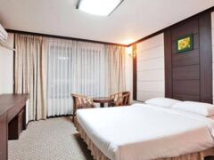 ザ チェイル ホテル オニャン 写真