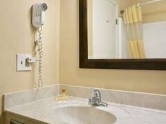 デイズ イン バイ ウィンダム マディソンビル 写真