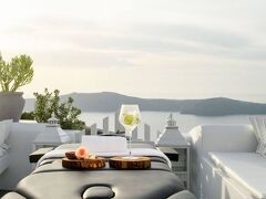 アバブ ブルー スイーツ 写真