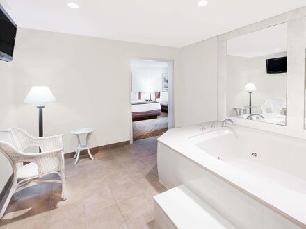 ベイモント バイ ウィンダム グランド ラピッズ エアポート 写真