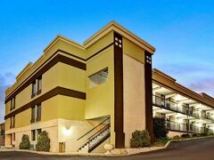 スーパー 8 バイ ウィンダム ラレー ダウンタウン 写真