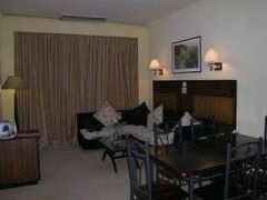 ラマダ カトゥナヤカ 写真