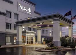 スパーク バイ ヒルトン エバンズビル イースト, IN