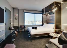 ザ ローズ ホテル シカゴ オヘア タペストリー コレクション バイ ヒルトン 写真