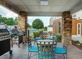 キャンドルウッド スイーツ ボウリンググリーン by IHG 写真