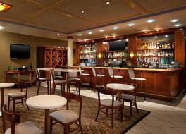 フォー ポインツ バイ シェラトン ベーカーズフィールド 写真