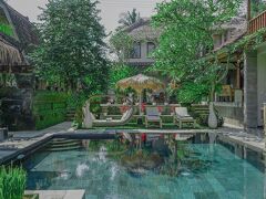 ロカサリ リトリート 写真