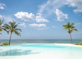 Zanbluu Beach Hotel 写真