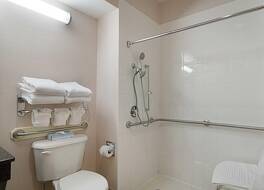 クオリティ スイーツ スプリングデール ウェスト I-49 写真