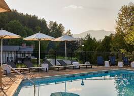 ブルーバード ケイディヒル ロッジ 写真