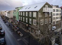 アークレイリ バックパッカーズ