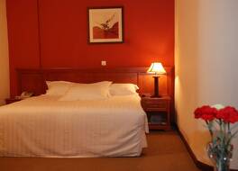 Adot Tina Hotel 写真