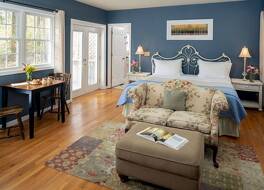 ザ イエロー ハウス オン プロット クリーク ロード 写真