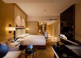 ヒルトン ウーハン リバーサイド 写真