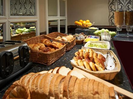 ロイヤル イーグル ホテル 写真