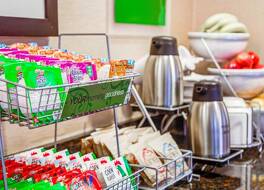 コンフォート スイーツ ロンバード - アディソン 写真