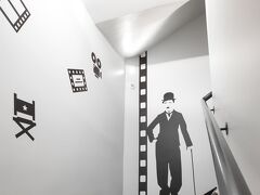 キリヤード レンヌ センター ガール 写真