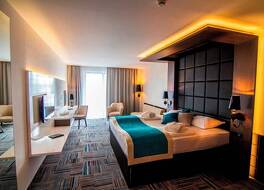 ホテル ヒルズ コングレス & ターマル スパ リゾート 写真