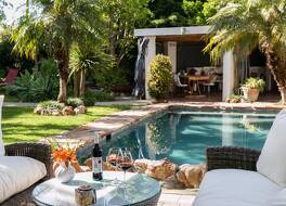 GUBAS DE HOEK meet eat sleep 写真