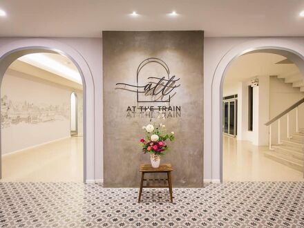 アット ザ トレイン 写真