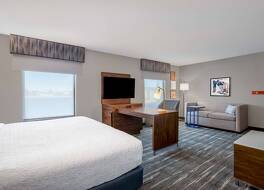 ハンプトン イン & スイーツ マンシー 写真