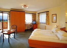 ホテル ツム ユンゲン レｰマー 写真