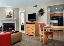 ホームウッド スイーツ バイ ヒルトン インディアナポリス キーストーン クロッシング 写真