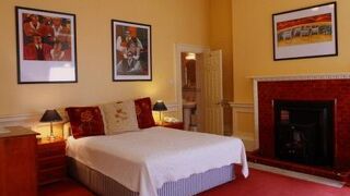 トリニティ タウンハウス ホテル