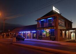 テンターフィールド タバーン アンド モーター イン 写真