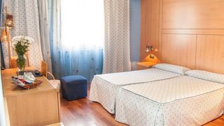 ホテル レイノ デ グラナダ