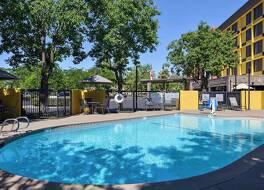 フェアフィールド イン ＆ スイート バイ マリオット ベイカーズフィールド セントラル 写真