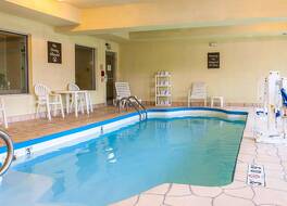 コンフォートイン インディアナポリス イースト 写真