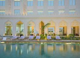 ゴールデン チューリップ ザンジバル エアポート 写真