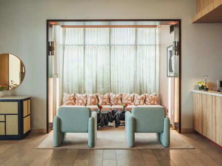 ホテル リニュー 写真