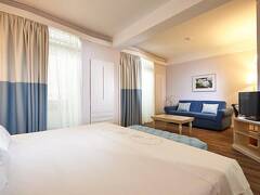 ホテル マデイラ 写真