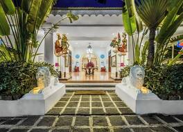 ホテル トゥグ ブリター 写真